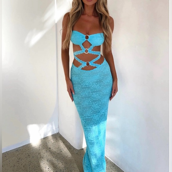 Outcast Elsa Maxi dress - Picture 1 of 8